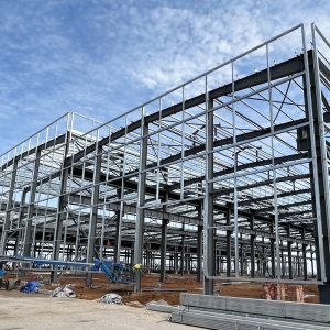 حلول المباني المعدنية خفيفة الوزن | مستودعات هياكل فولاذية في الشرق الأوسط